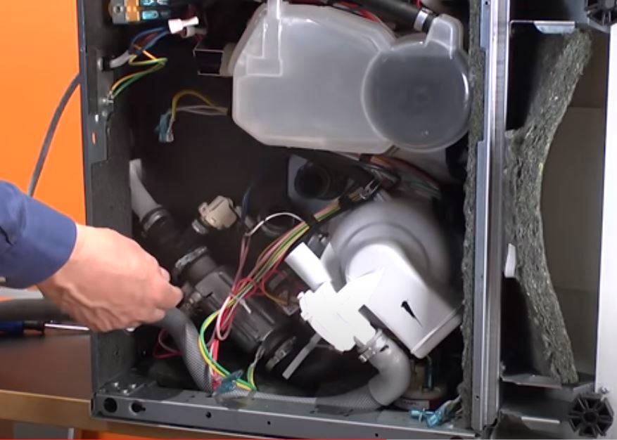 Comment tester et changer la pompe de cyclage/chauffage d'un lave
