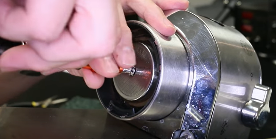 Vérifiez le porte-filtre