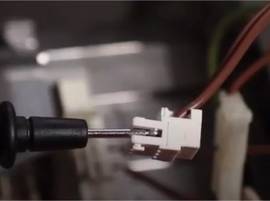 Testez la continuité entre le moteur et la carte électronique