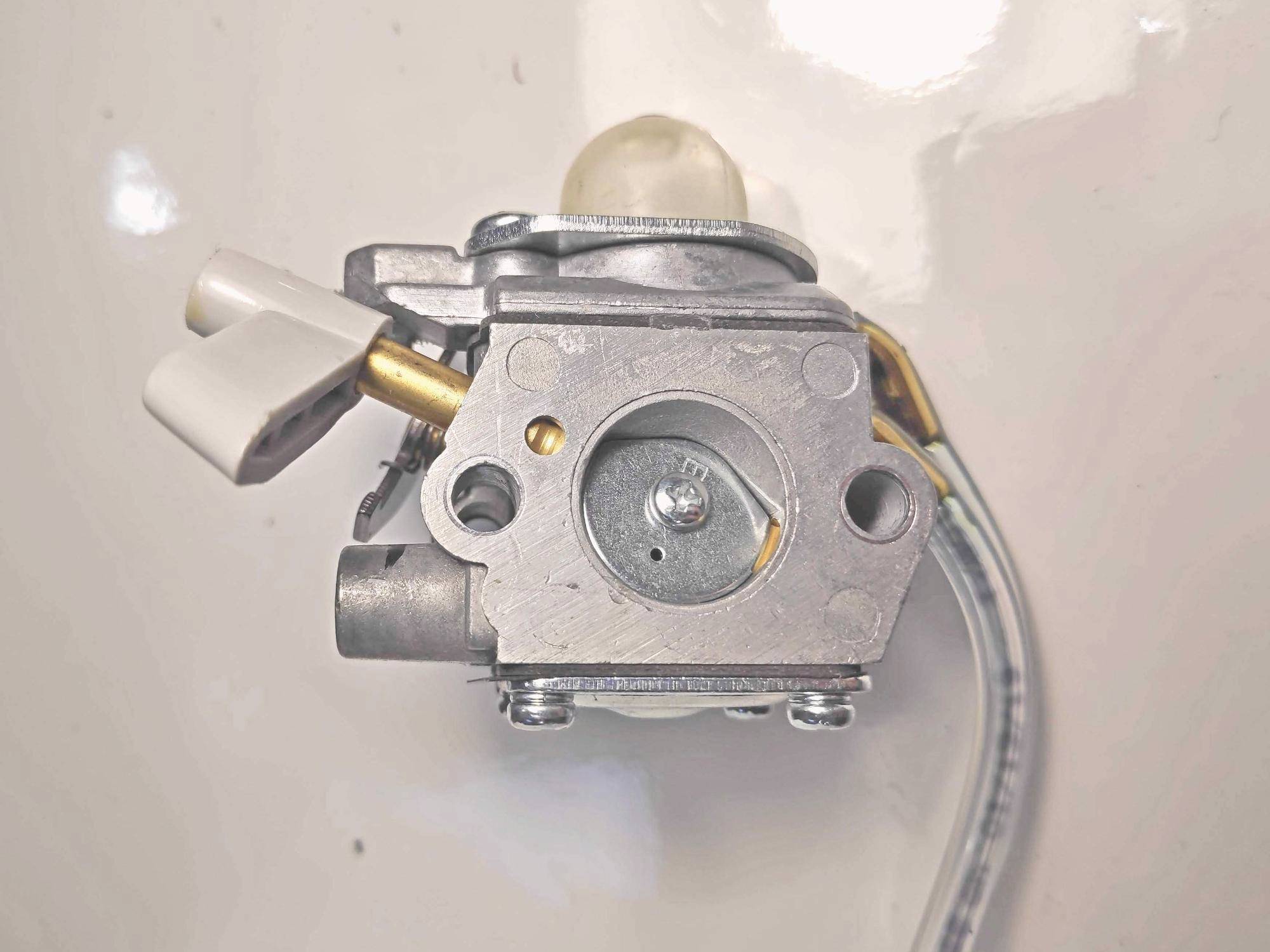 Nettoyez le carburateur