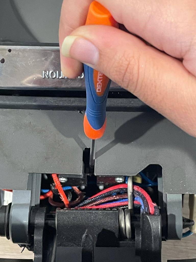 Vérifiez l'état des Switch du couvercle de votre friteuse