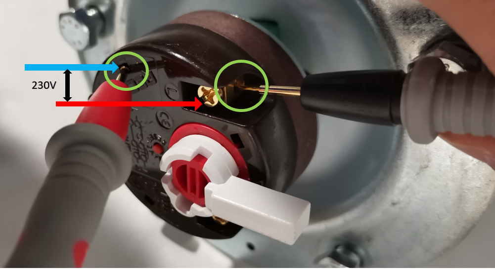 Testez la tension du chauffe-eau