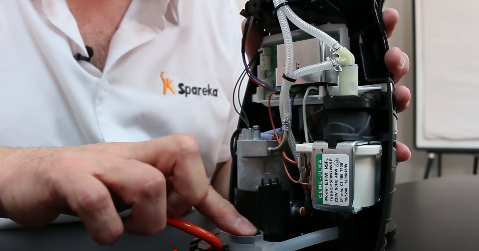 Vérifiez la pompe de la cafetière