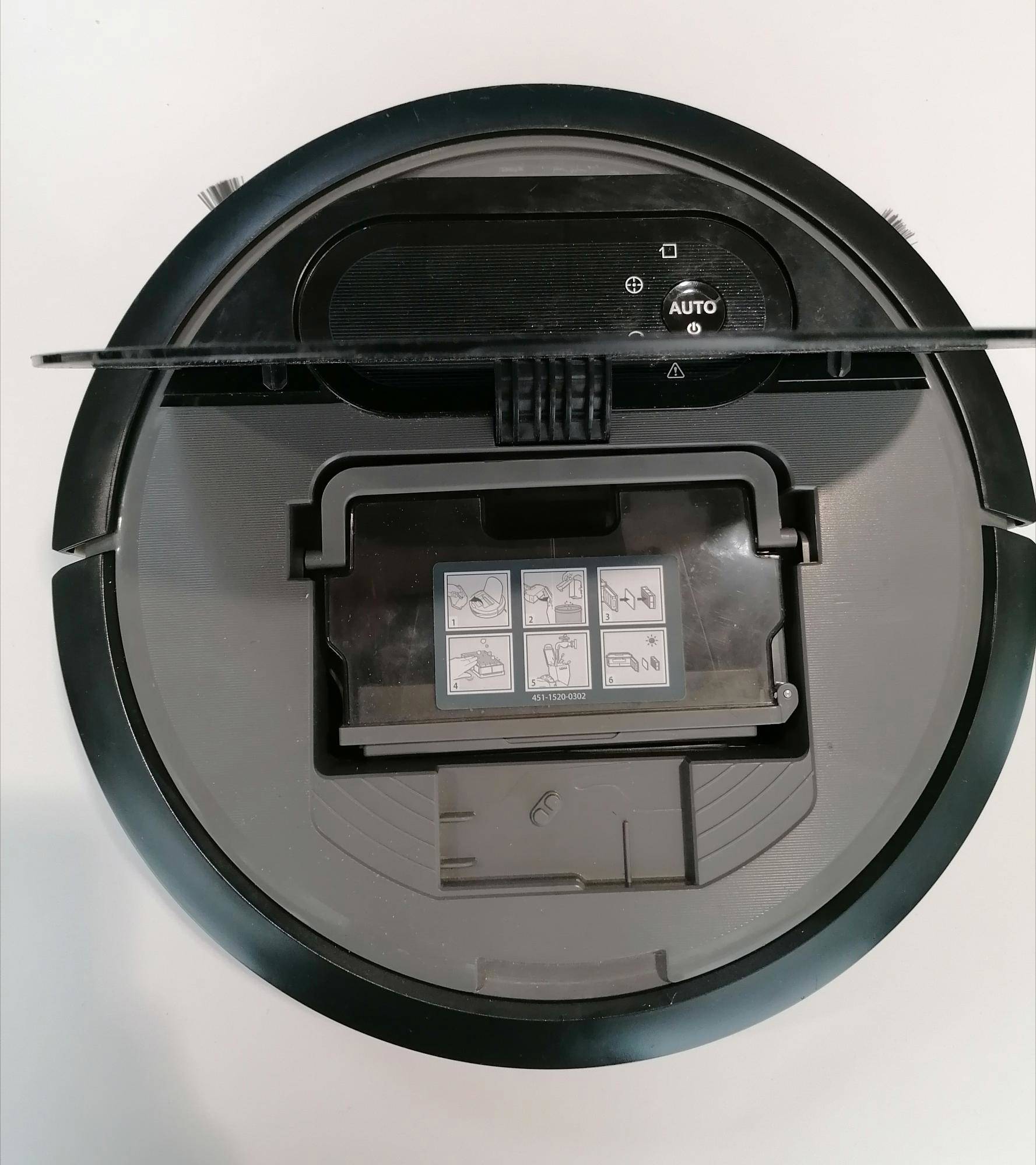 Vérifiez que le bac à poussière est dans l'appareil