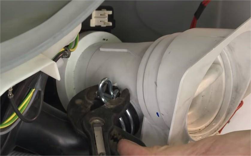 Contrôlez la pompe de vidange