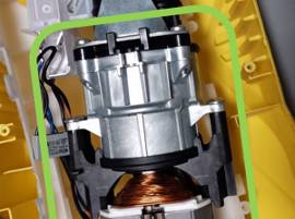 Examinez les charbons moteur