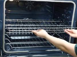 Contrôlez la porte du four