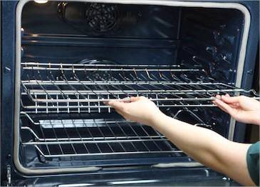 Contrôlez la porte du four