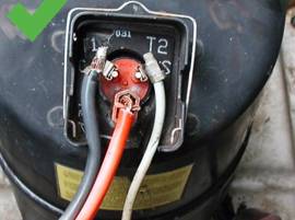 Examinez les bornes du compresseur