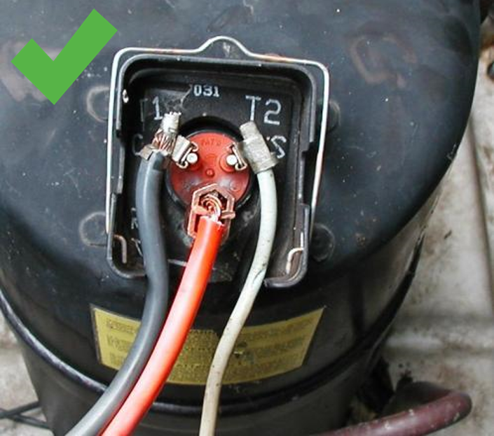 Examinez les bornes du compresseur