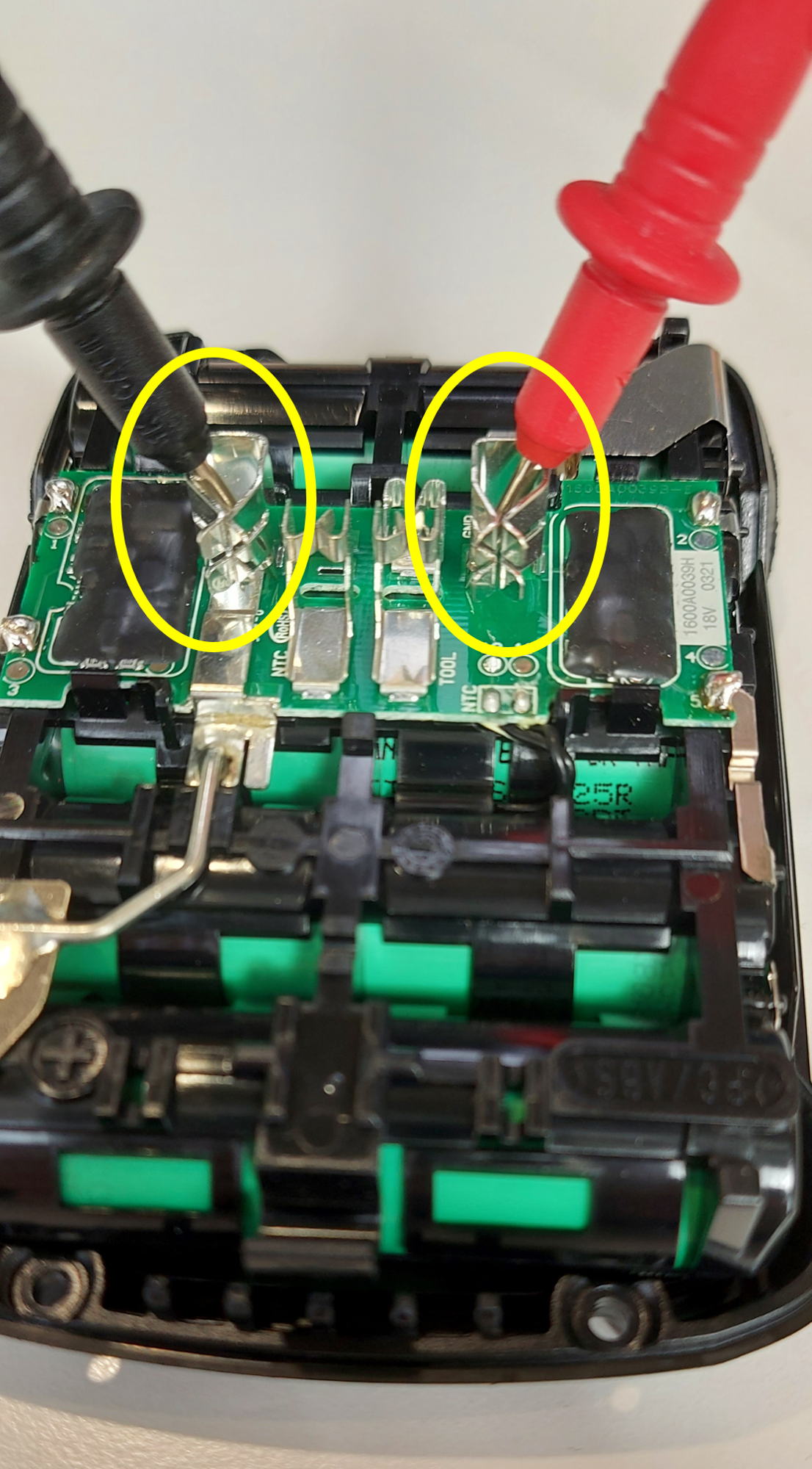 Testez la batterie du robot tondeuse