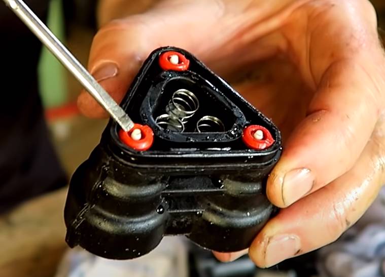 Vérifiez la culasse