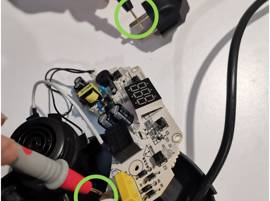 Vérifiez s'il y a une fuite d'électricité