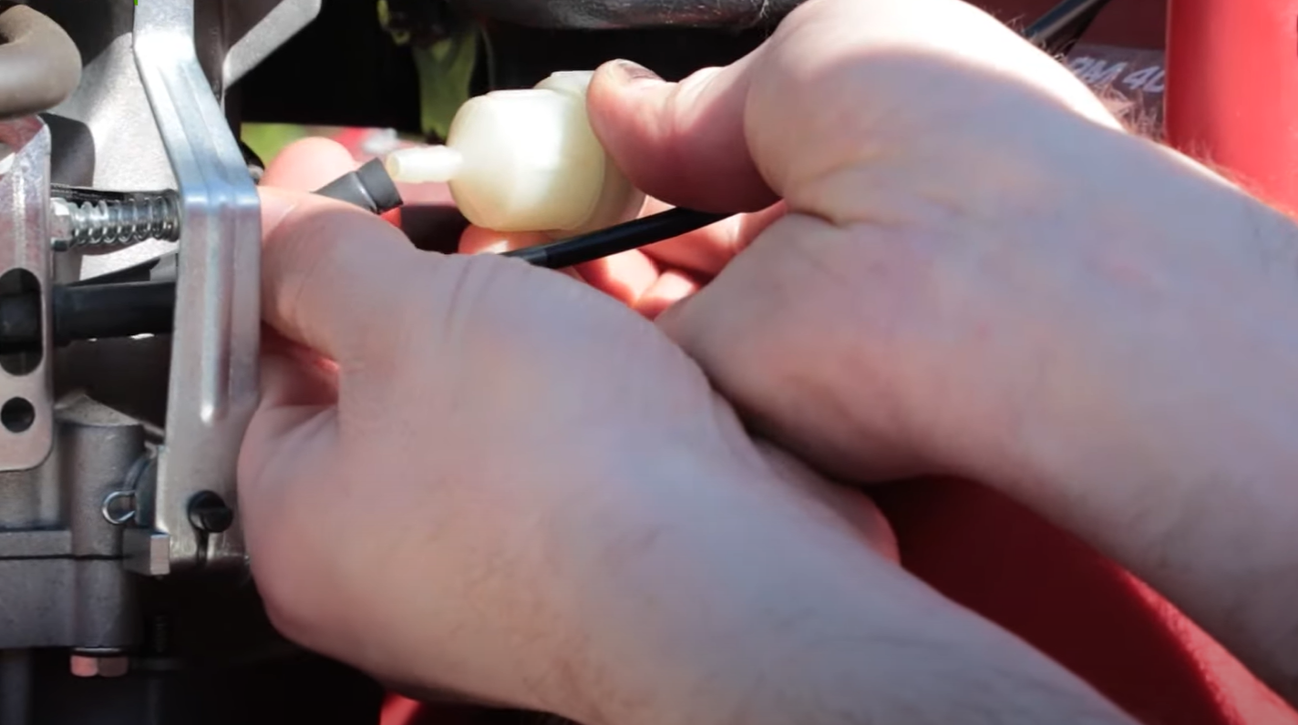 Vérifiez le filtre à essence