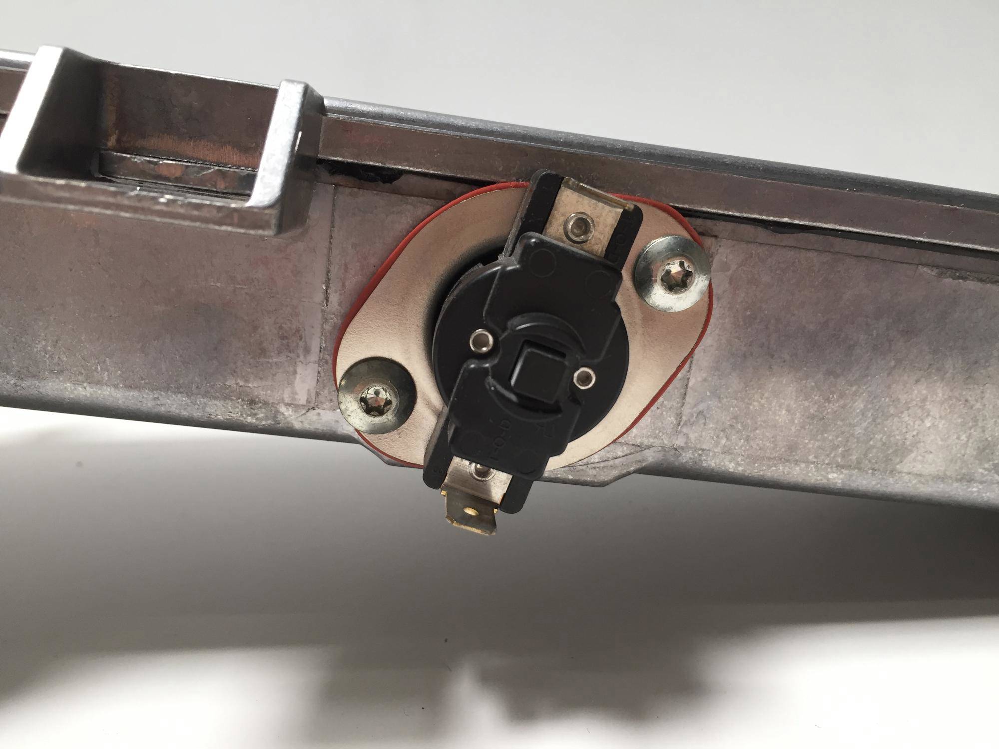 Testez le fusible thermique du lave-linge