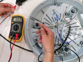 Testez le cordon de l'appareil à raclette