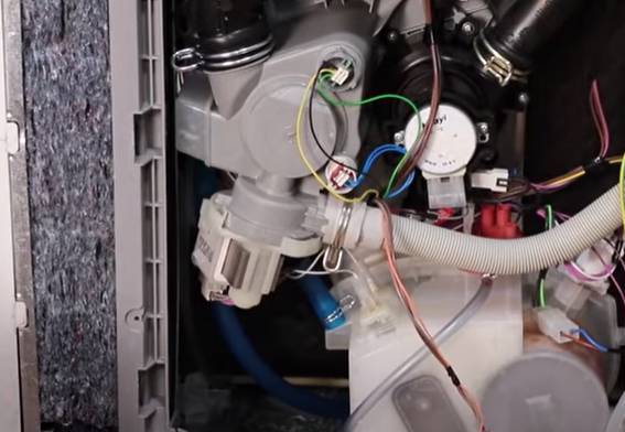 Examinez la pompe de vidange