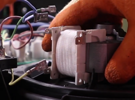 Testez le ventilateur tangentiel du four