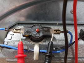Vérifiez les thermostats de sécurité du sèche-linge 