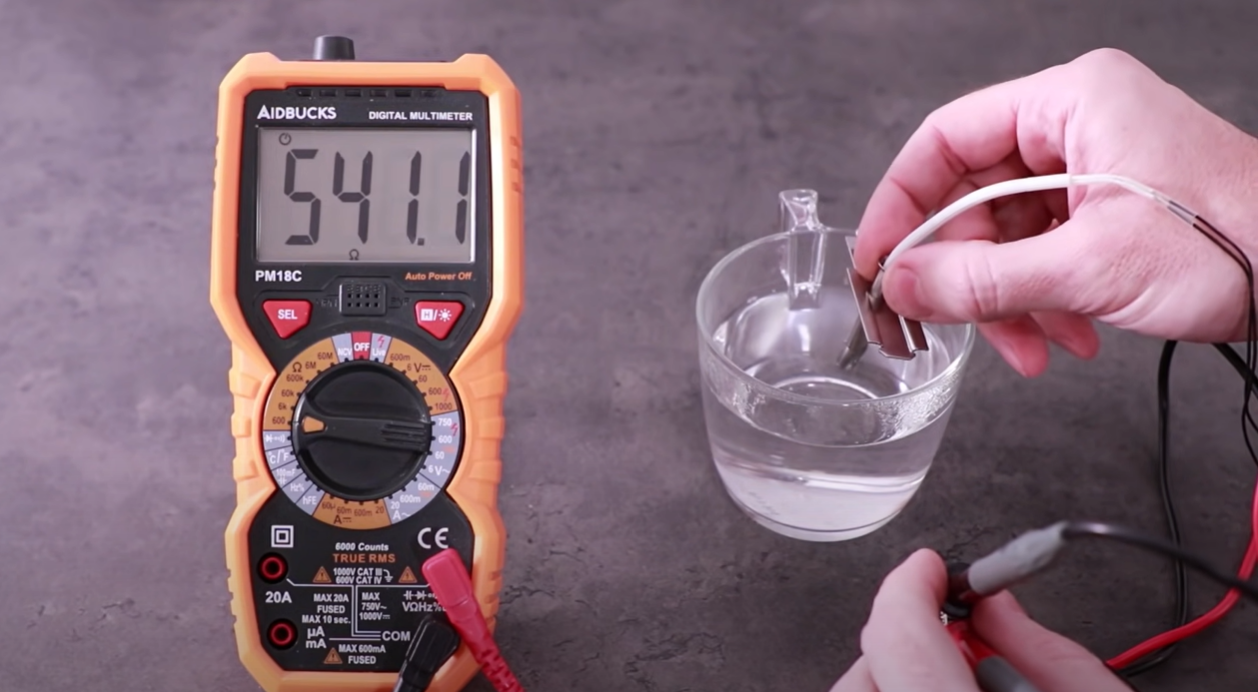 Testez la sonde de température du four