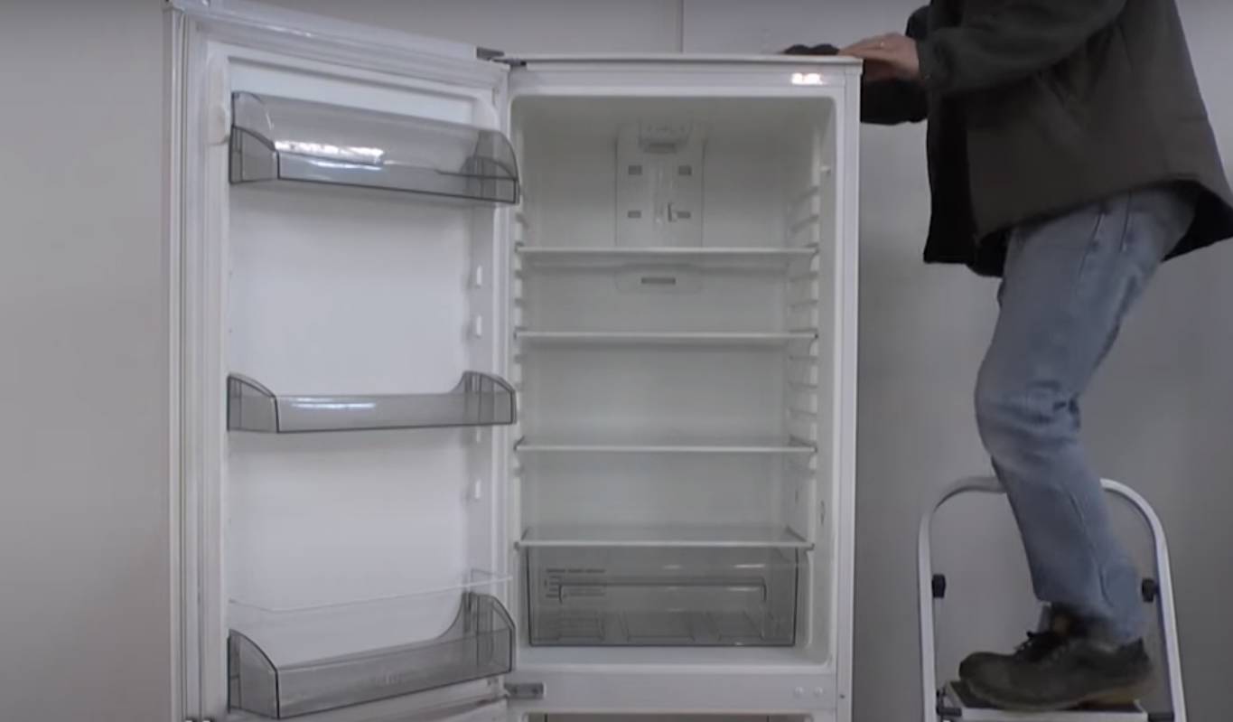 Comment retirer les portes d'un réfrigérateur congélateur Samsung
