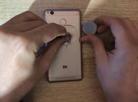 Démontez le téléphone