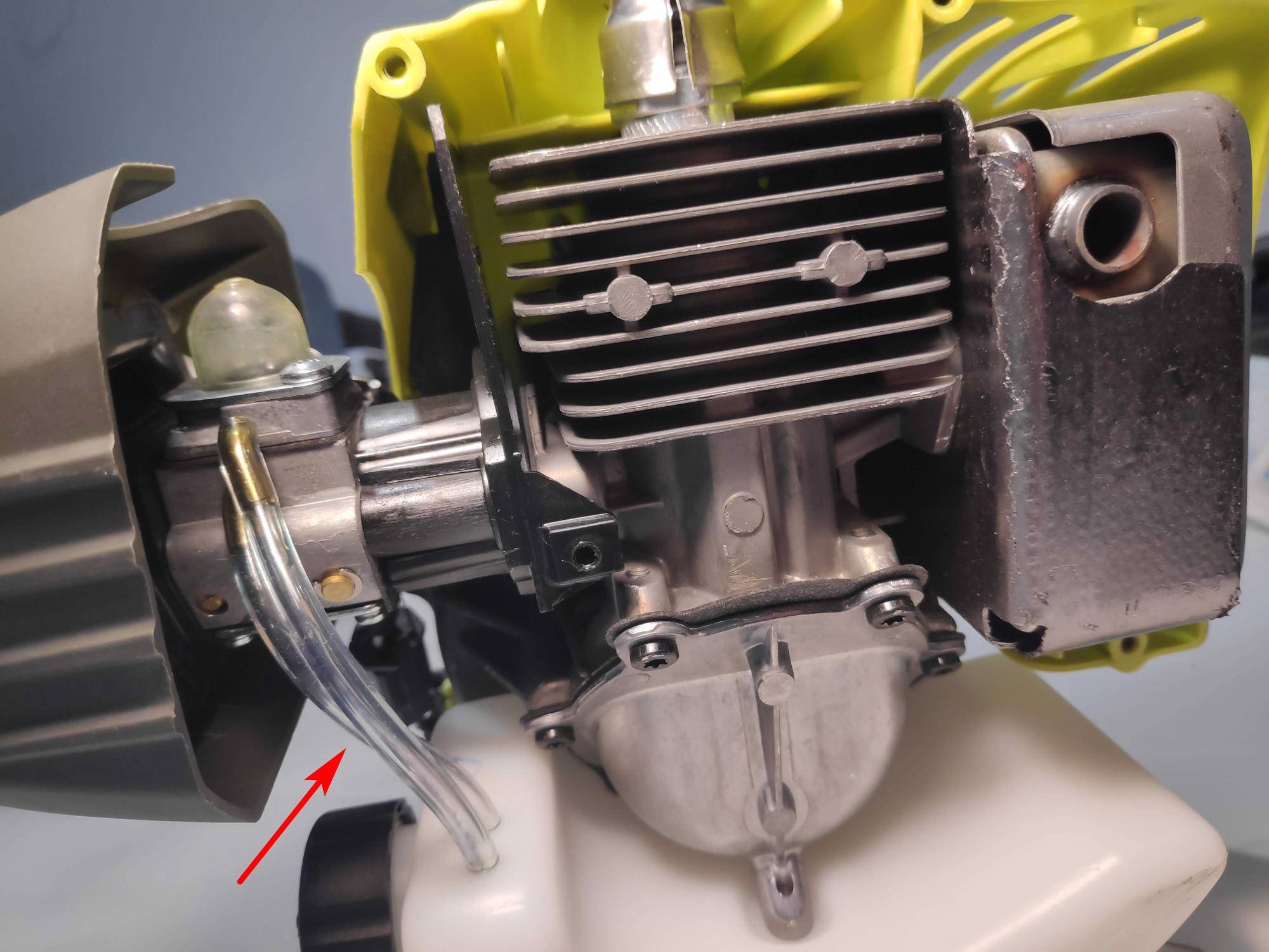 Examinez le filtre du réservoir et les durites