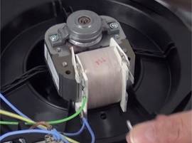 Débranchez les ventilateurs du four