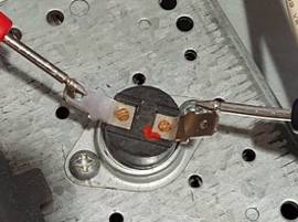 Testez les fusibles du micro-ondes