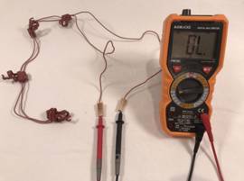 Vérifiez les interrupteurs de la plaque