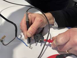 Testez le cordon intégré de votre friteuse