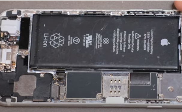 Comment changer la batterie d'un iPhone X - Tuto 