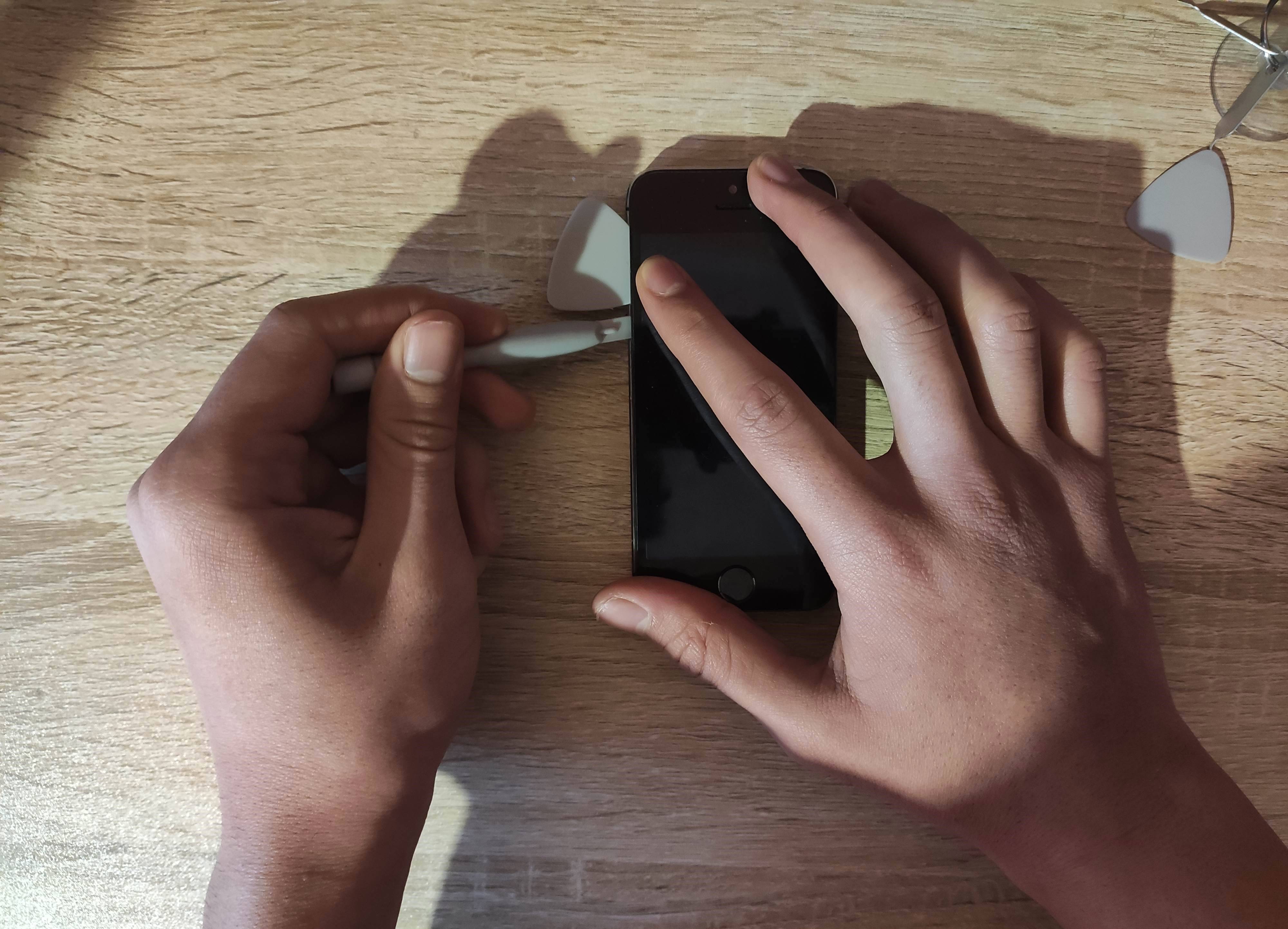 Démontez le téléphone