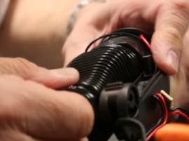 Contrôlez le flexible et le tuyau 