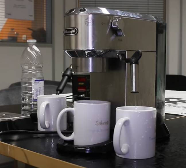 Comment détartrer la machine à café Delonghi Magnifica S - electrotodo