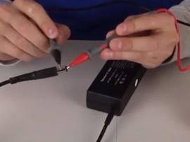 Mesurez la tension du câble d'alimentation