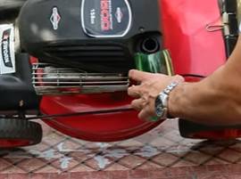 Vérifiez l'huile du moteur