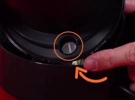 Nettoyez le filtre du réservoir