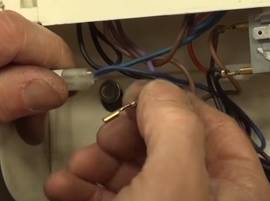 Retirez la diode d'un congélateur
