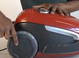 Remplacer la roue de votre aspirateur