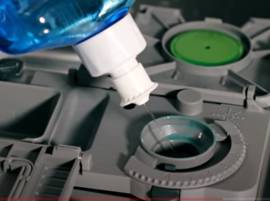 Ajoutez le sel et le liquide de rinçage