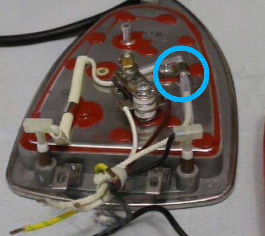 Vérifiez le thermofusible de votre fer