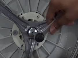 Contrôlez la poulie et la courroie