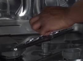 Nettoyer les bras de lavage d’un lave-vaisselle