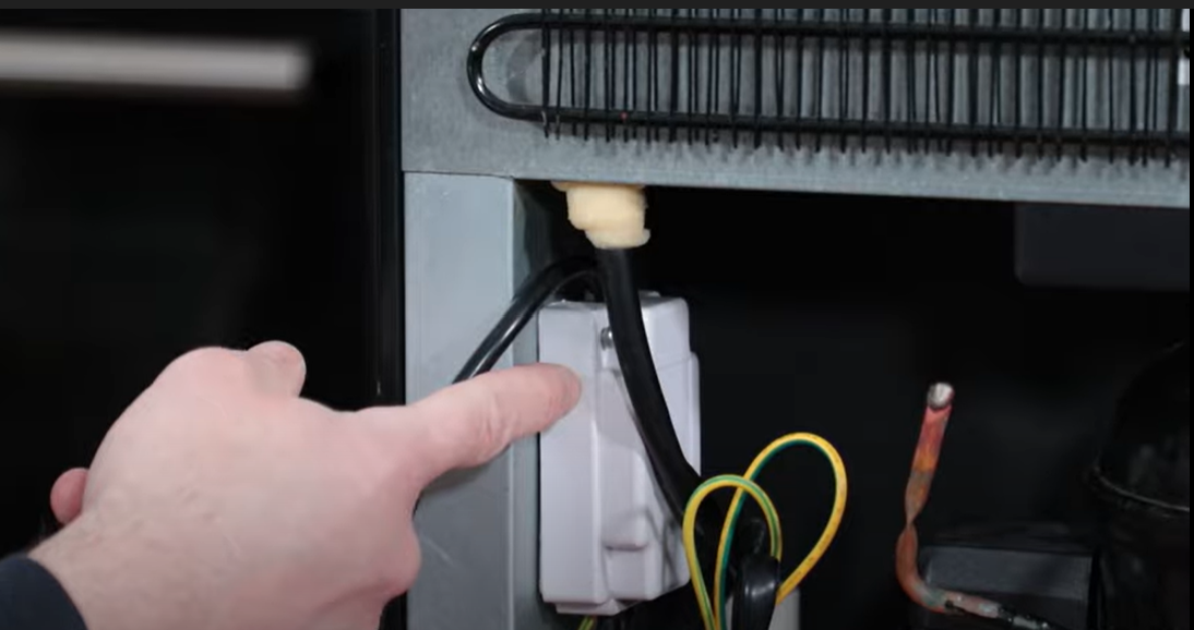 Testez l'alimentation de la cave à vin