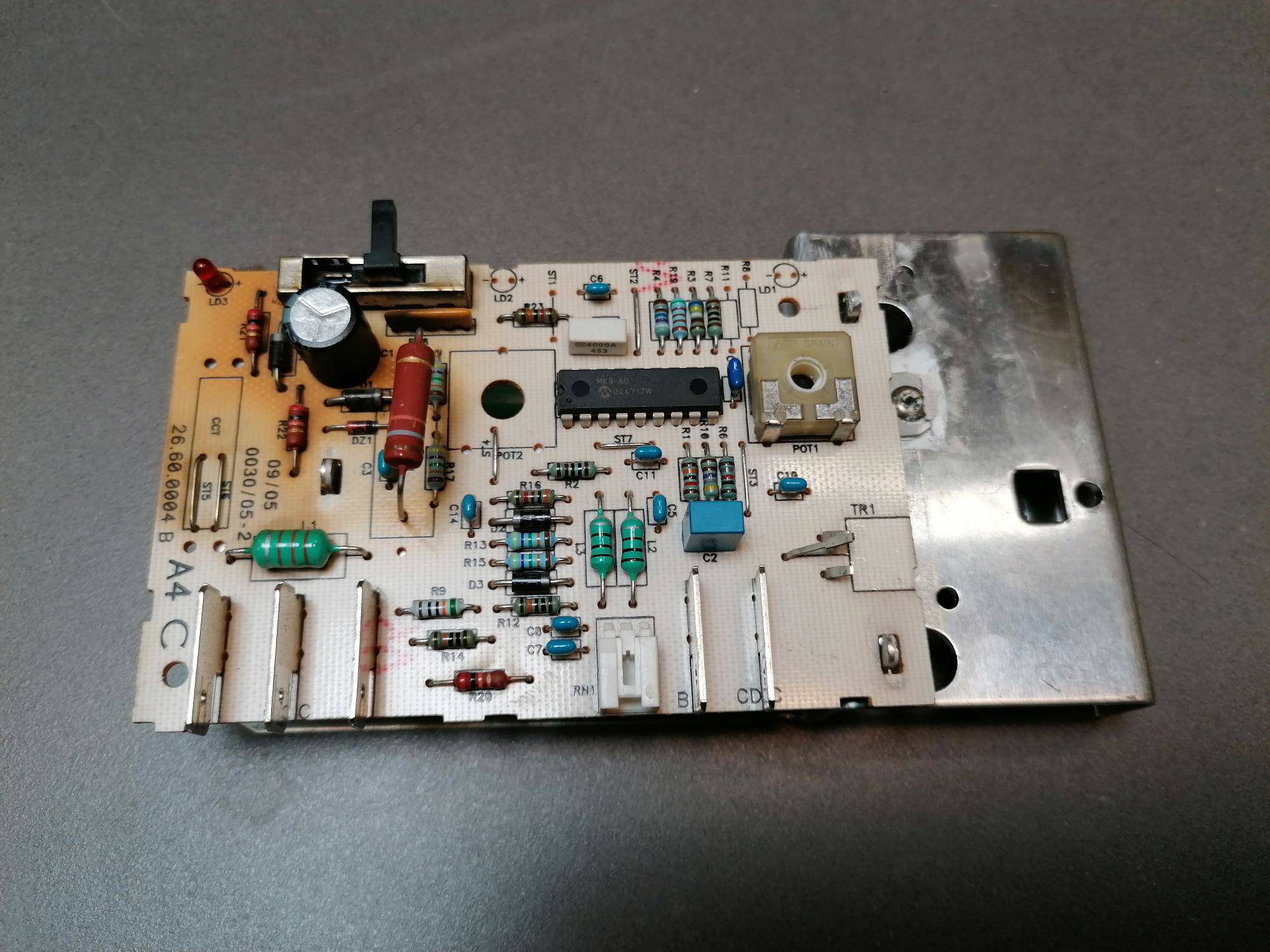 Inspectez l'état de la carte électronique