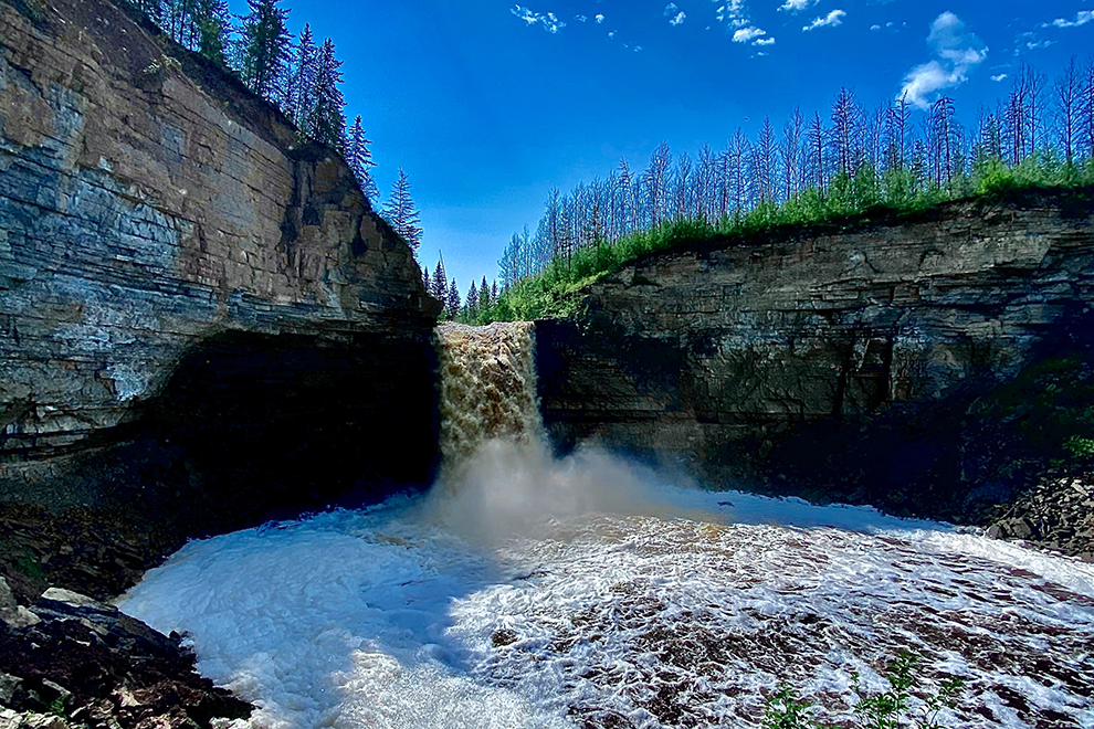 Waterval in Wood Buffalo Nationaal Park in Canada