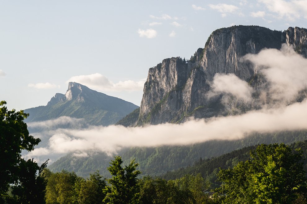 Uitzicht op de Oostenrijkse bergen vanaf Hotel Aichingerwirt