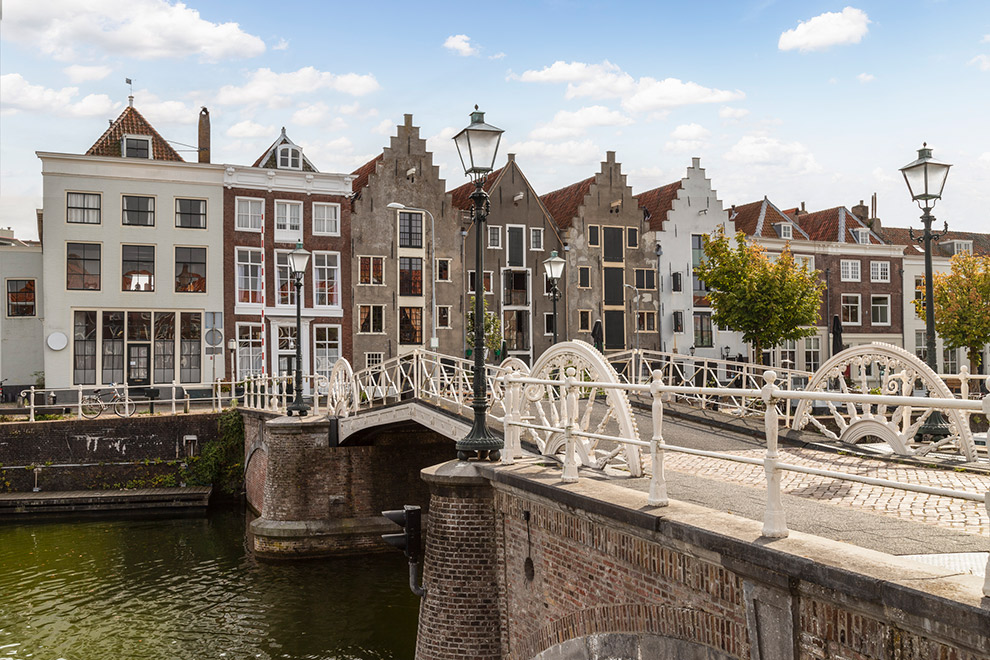 Historisch rijtje huizen in Middelburg