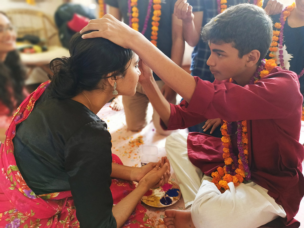 Broers en zussendag tijdens Tihar festival in Nepal